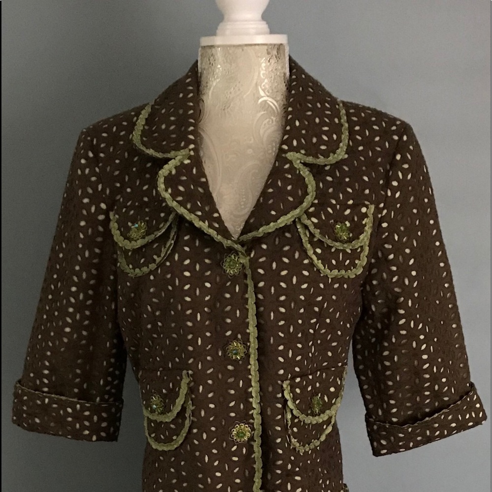 WOMEN’S SUIT